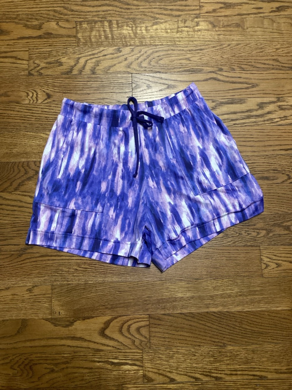 LulaRoe Jessica elastic waist shorts Purple water color size Medium